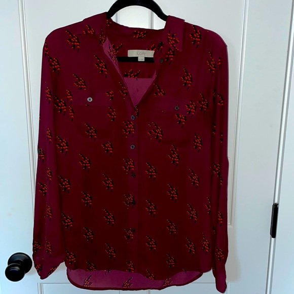 LOFT Tops - Loft blouse in maroon w/pattern